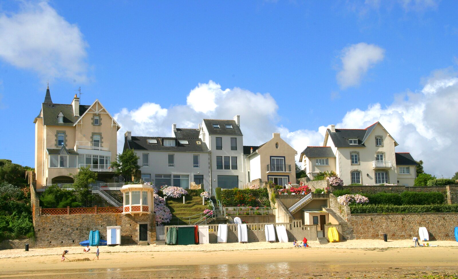 tynod, maison sur la plage de la Grève Blanche à Carantec